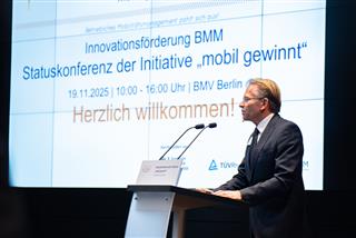 Moderator Michael Wedler, B.A.U.M. Consult, führt durch den Tag (c BMV/Woithe)